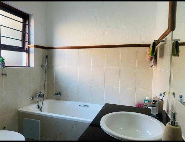 2 BEDROOM TOWNHOUSE TO LET IN BROADACRES